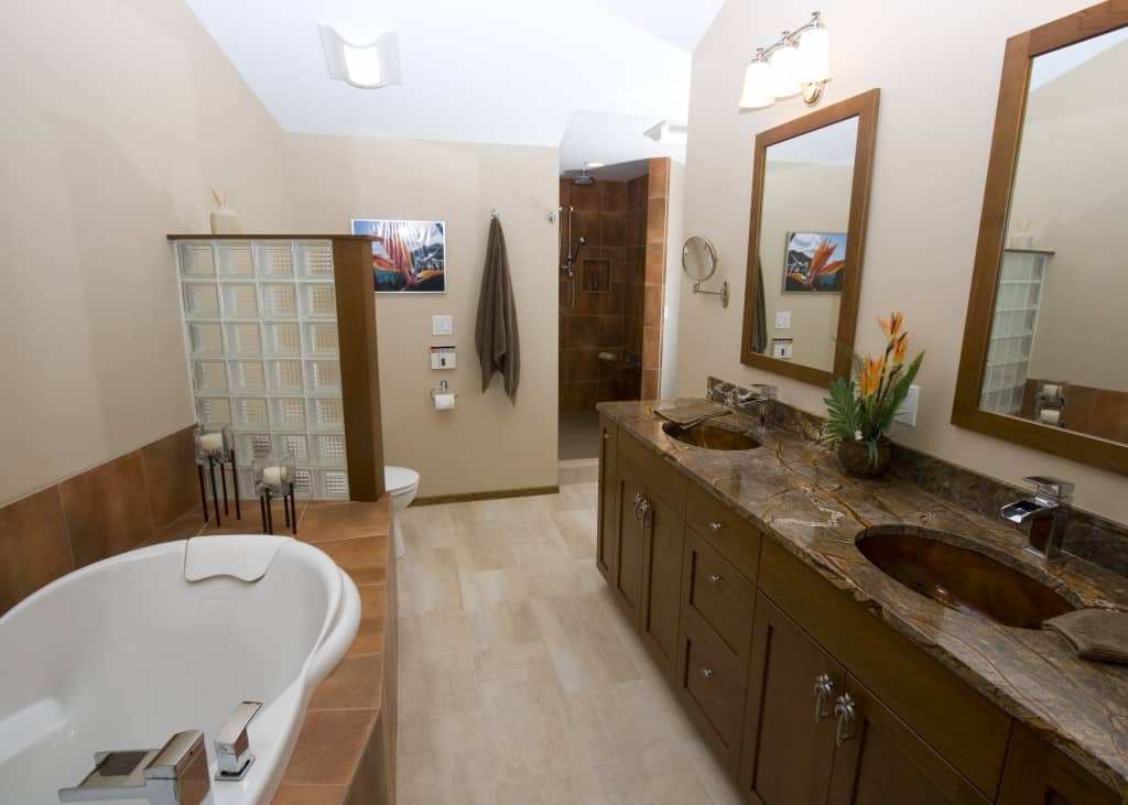 Home design tropical bathroom