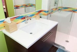 Bright, bold colors in bathroom home design