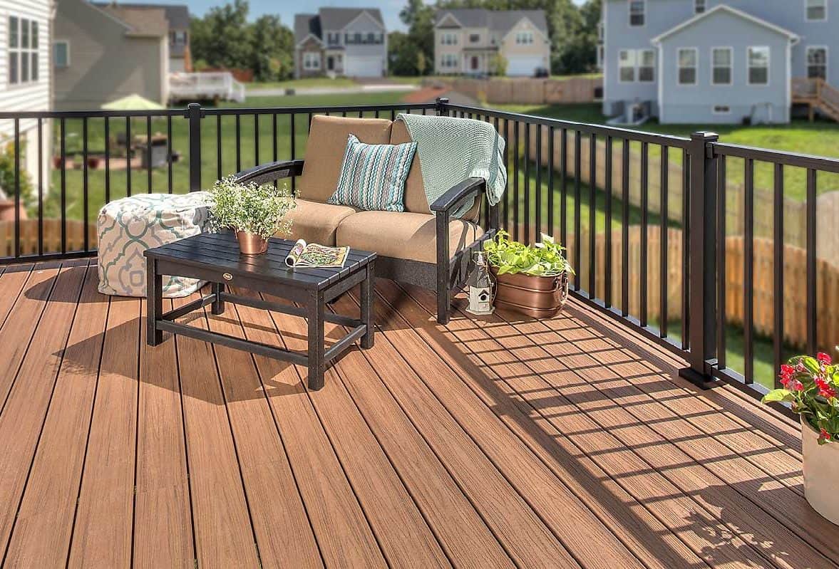 DECKS & PORCHES