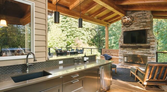 https://www.neilkelly.com/wp-content/uploads/2022/01/Neil-Kelly-Sweetbriar-Outdoor-Kitchen-and-Deck-Space-640x351.jpg
