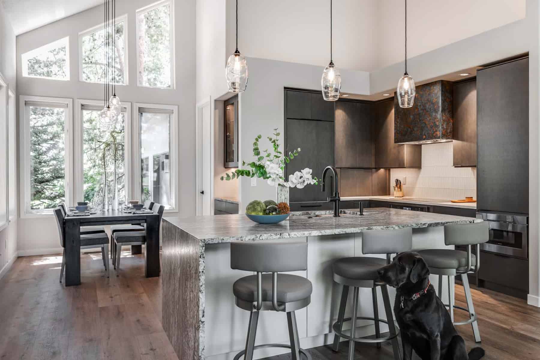 Modern kitchen in Goose Creek, Bend, Oregon.