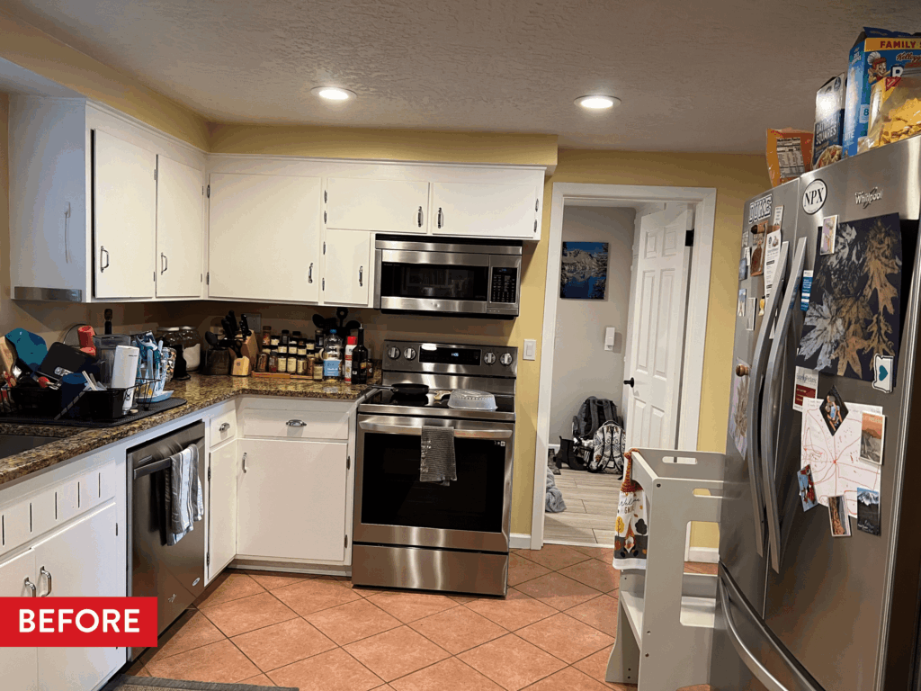 An outdated kitchen in Eugene, Oregon before remodeling