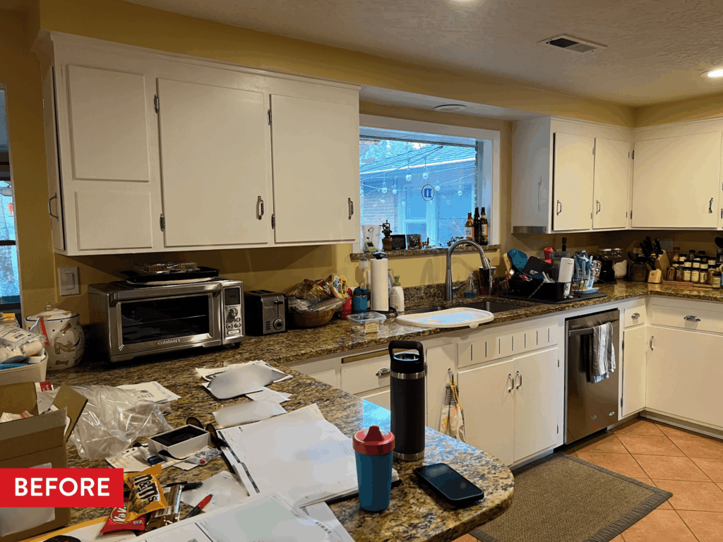 An outdated kitchen in Eugene, Oregon before remodeling