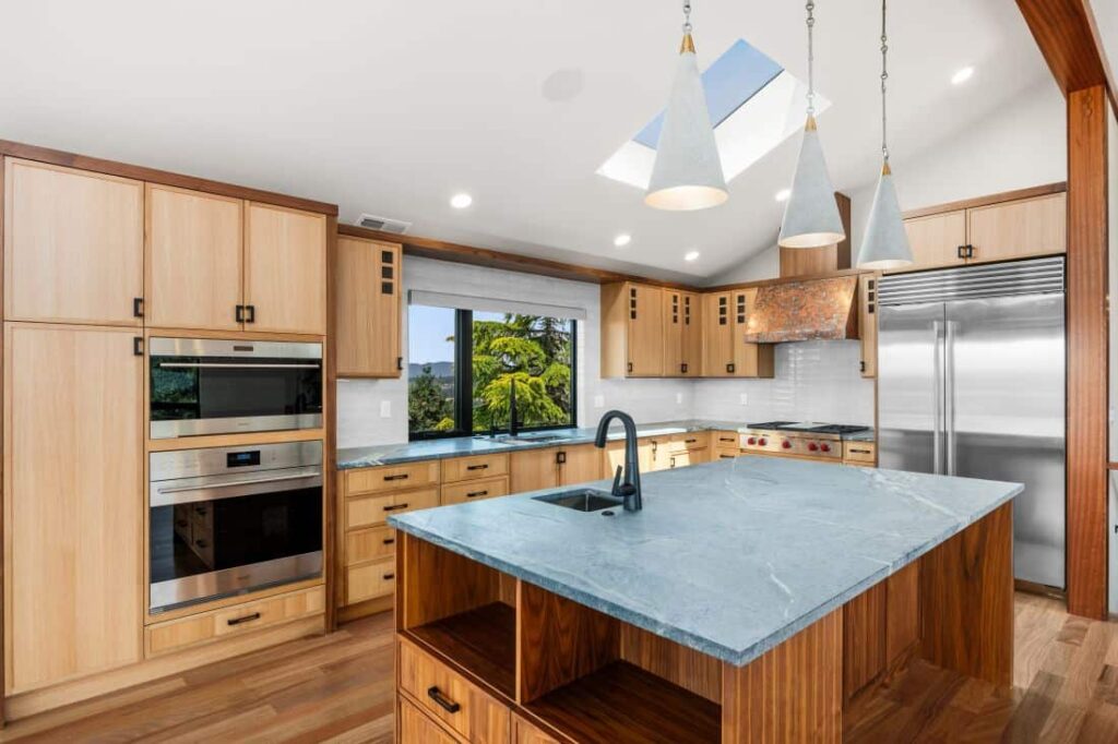 northwest contemporary kitchen by Neil Kelly