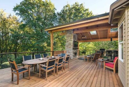 Pacific Northwest outdoor kitchen and entertaining remodel near Portland
