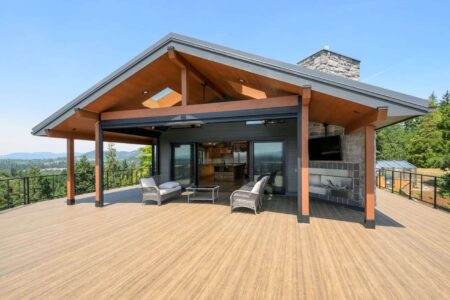 second story deck outdoor living space